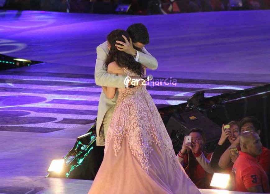 arzlgarcia's tweet photo. "And all that I'm worth is right before my eyes..." #ALDubEBTamangPanahon https://t.co/W3HqMA59tS
