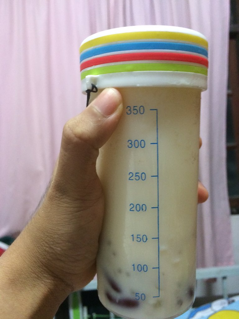 Partthana1's tweet photo. โยเกิต+นมเปรี้ยว+โซดา+มะนาว รวมๆเเล้ว90เเคล ผอมชัวร์อร่อยด้วย กินเเทนข้าวเย็นอิ่มมาก #อร่อยไปเเดก  #HowtoPerfect https://t.co/z24KsdgjC1