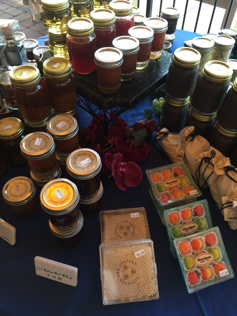 lelafayette's tweet photo. #French #FarmersMarket every Saturday @lelafayette #naples #naplesfl #swfl #organic #naplesflorida https://t.co/u6ikep6oYv