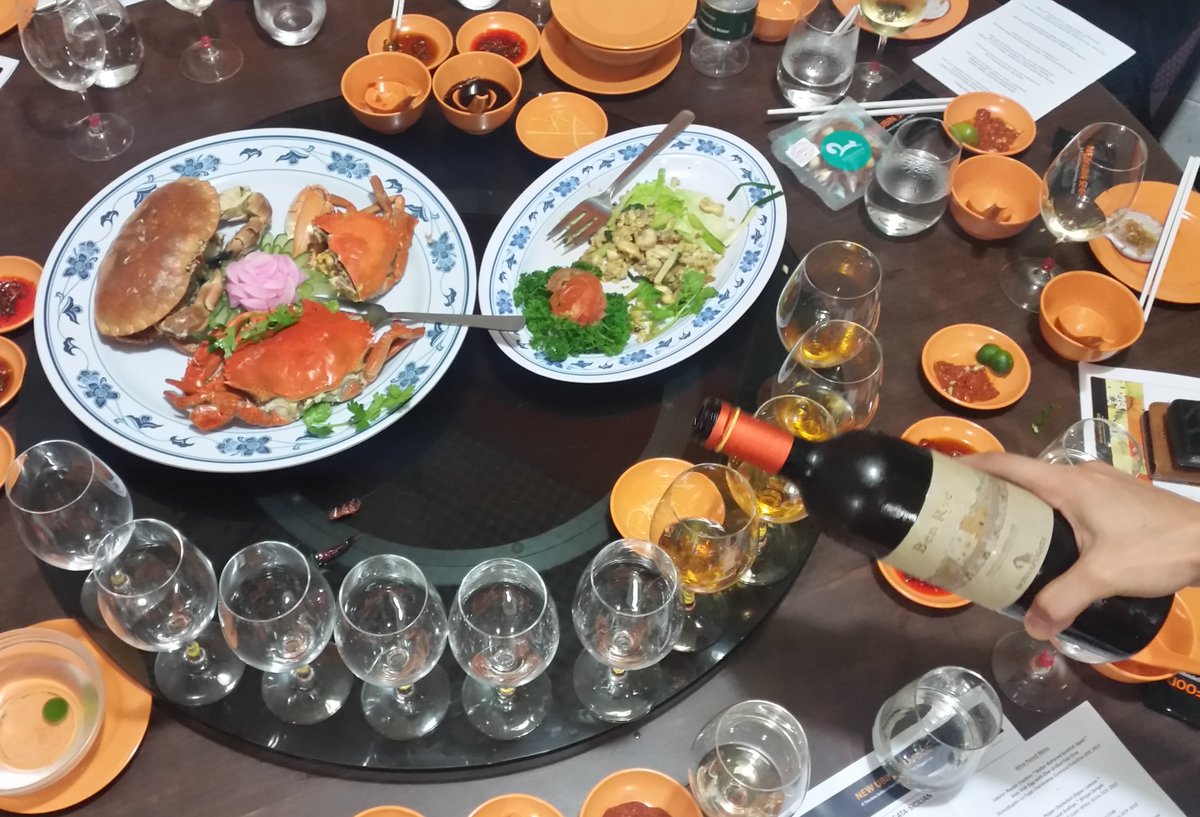 GiuliaLaz_DF's tweet photo. Yellow roe crab + Brittany crab &amp; #BenRyé #NewUbinSeafood #Singapore #passito #Pantelleria #Sicily @DonnafugataWine https://t.co/IoPXBm3HrO