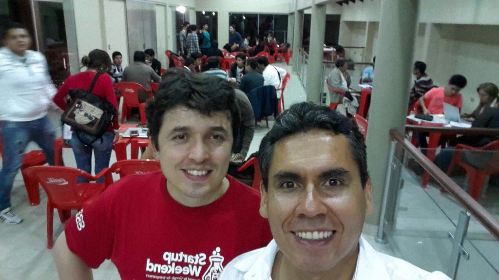 SWTarija's tweet photo. Ayer los equipos del #swtarija se quedaban a trabajar, fuerza! #sw #sbo https://t.co/XwYFyw6dLi https://t.co/XwYFyw6dLi