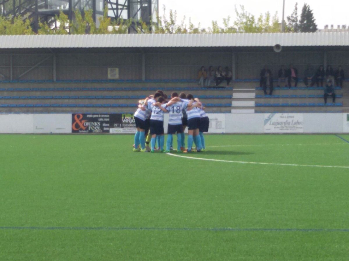 rcdzaragoza's tweet photo. Victoria de los de @adri_barba @UteboFC 0 #RCDZ Cadete 5 #AúpaRacing https://t.co/H8j601A77F