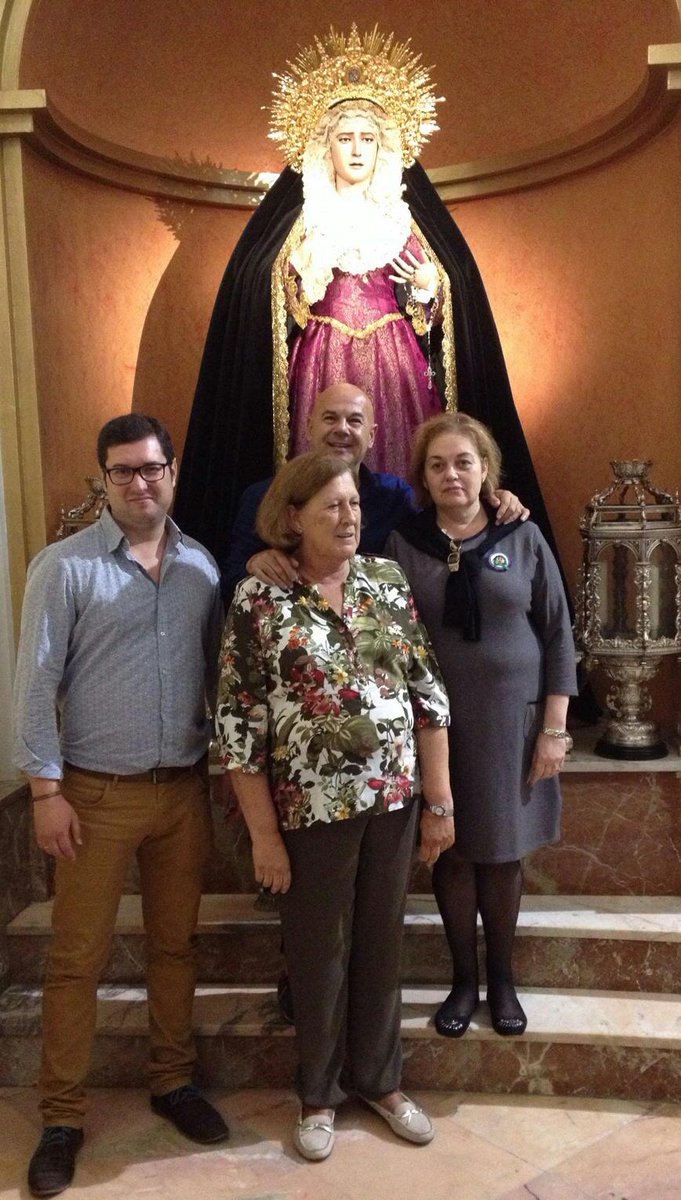 paquili1's tweet photo. Hoy en mi querida Hdad del Calvario,  Huelva. Difícil superar tu ausencia Maribel, siempre!!! en nuestro corazón. https://t.co/XVAADVbcdd