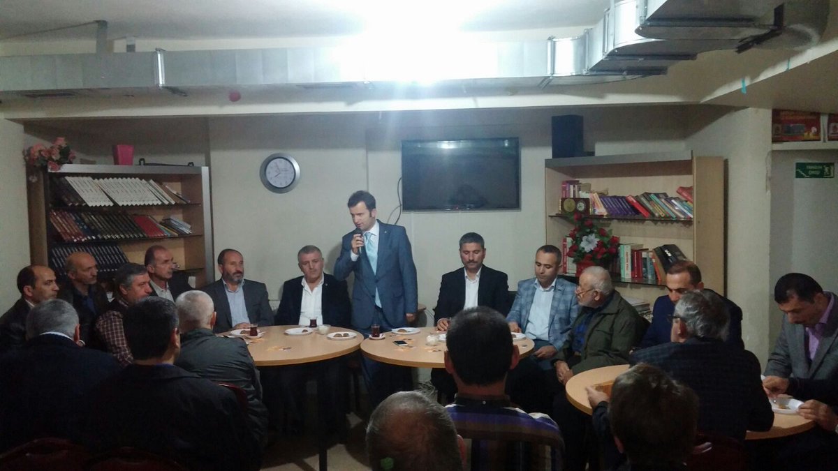 argeumr's tweet photo. M.Vek.Ady. @erdemir_alim ile Tepeüstü Mh.Özşenbahçe Sit.Sohbetimiz @ESEDATCAKIROGLU @hakangurbuz24 @salhozden1964 https://t.co/warMrJ5OpF