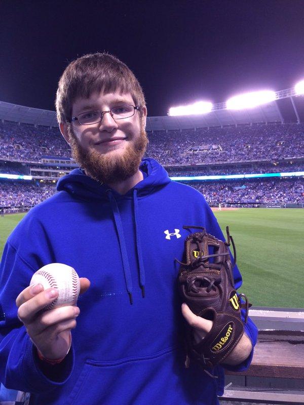 CSFPkaQUwAAW-dG.jpg:large