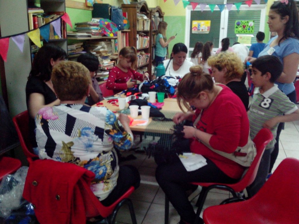 CPALanus's tweet photo. Proyecto Ludoteca, Barrio Los CeibosTrabajando Vínculos a través de propuestas lúdicas https://t.co/3vuAwgYud1