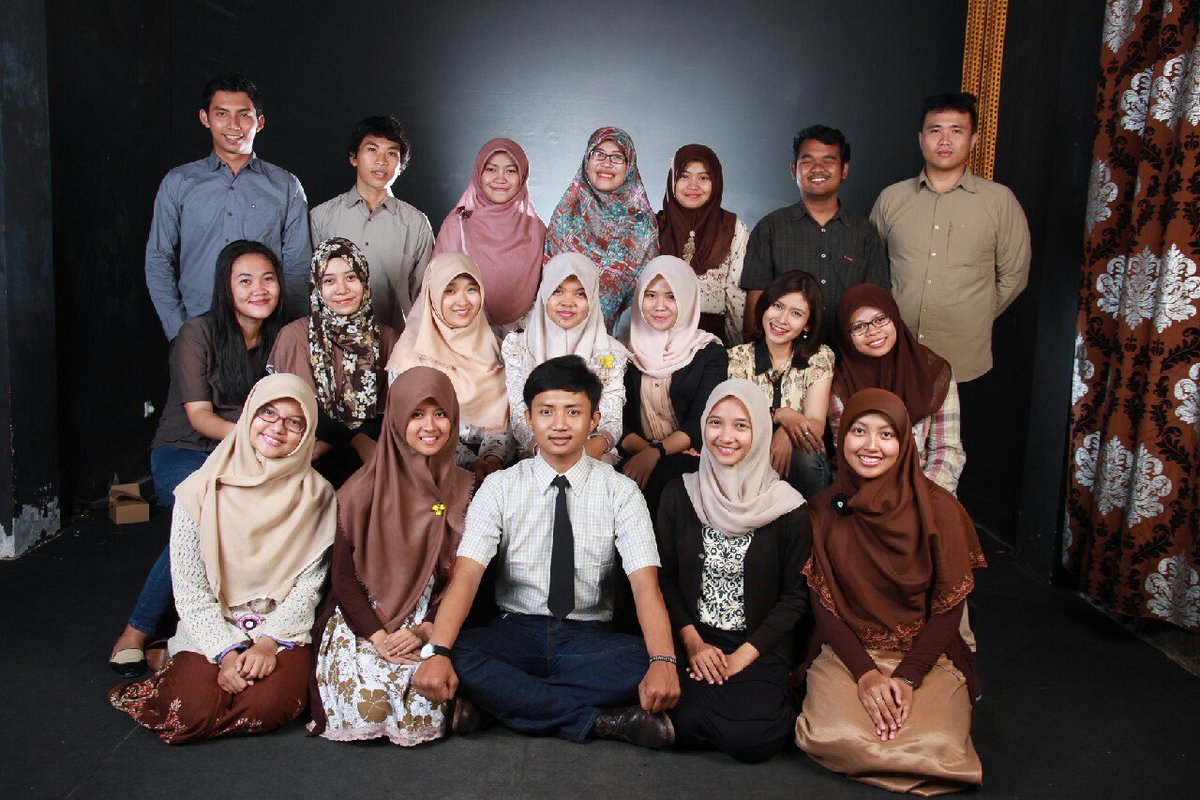 Alhamdulillah, akhirnya foto bersama 19 senator komplit bukan wacana :)