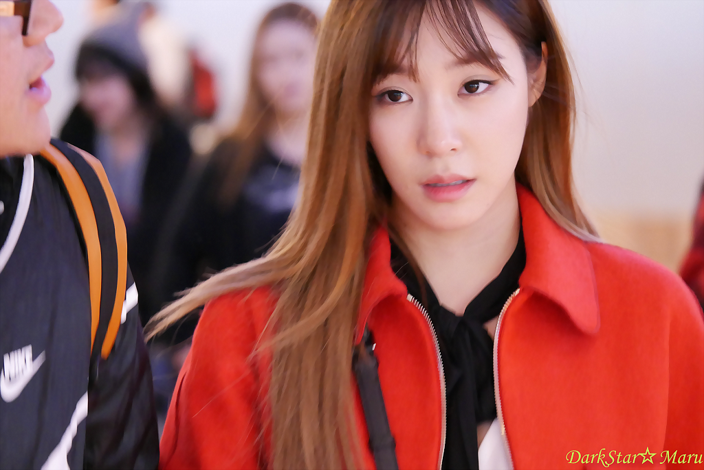 [PIC][24-10-2015]Tiffany khởi hành đi Nhật Bản để tham dự "Moncler Tokyo Ginza Opening" vào sáng nay CSFQe1HUEAAw8Nh