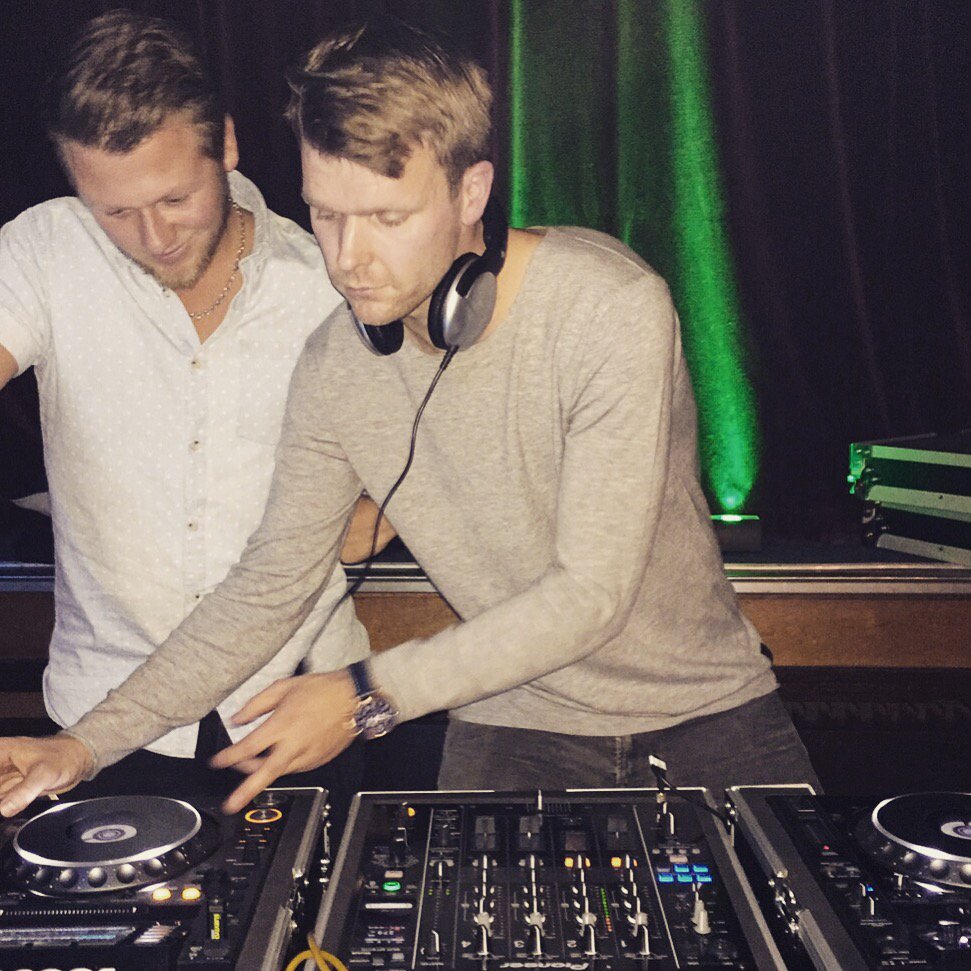 willwaylon's tweet photo. #mixes #vrijdagavond https://t.co/UxxceChgXB