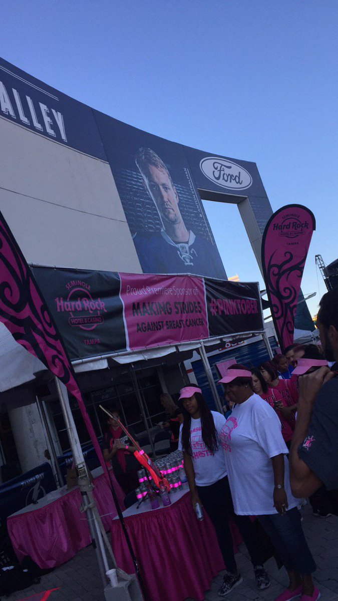 HardRockAle's tweet photo. #tampastrides with @SHRTampa for #Pinktober https://t.co/LuhzVb79og
