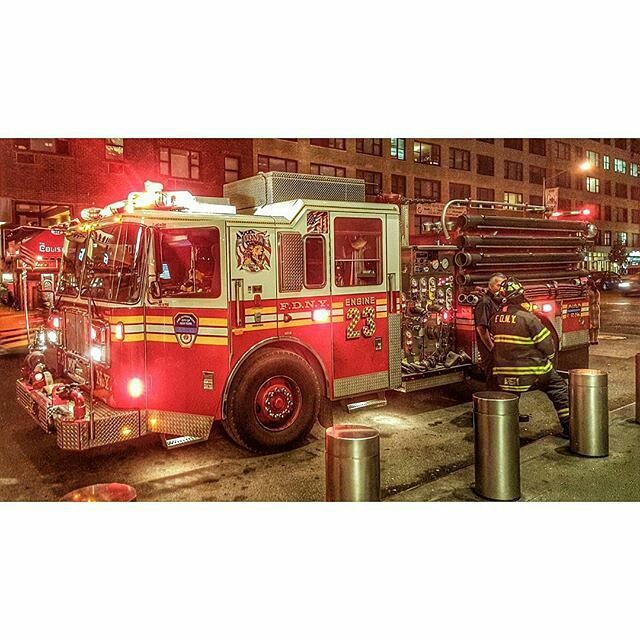 AFireStation's tweet image. Found this cool photo, not mine 🔥 FEATURED POST 🔥 
@fdny24seven 
#Engine23 during a call at #ColumbusCircle tonight…