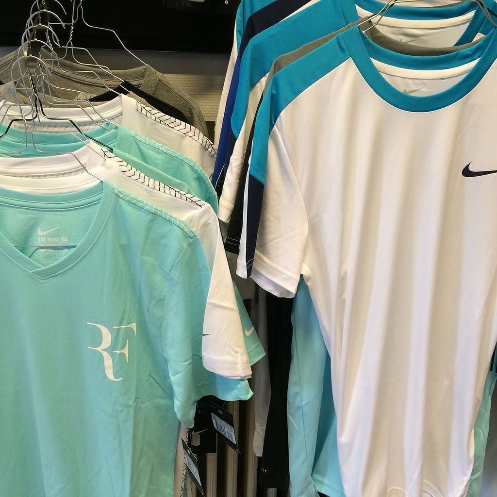 Padel_ig's tweet photo. Nya Nike kläder i butiken, kommer fler bilder nästa vecka #nike #niketennis #nikecourt #nikeairmax #federer #rogerf… https://t.co/kOhtIByp8P
