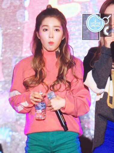 itspring_0329's tweet photo. 151024 슈퍼블루마라톤대회 #레드벨벳 #덤덤 #아이린 preview 4 #DUMBDUMB 수고했어용~ 얼른 가서 쉬어~~😘 https://t.co/lIP53x3KYV