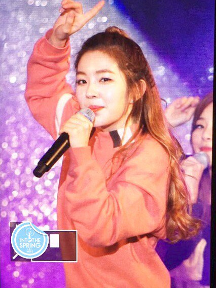 itspring_0329's tweet photo. 151024 슈퍼블루마라톤대회 #레드벨벳 #덤덤 #아이린 preview 4 #DUMBDUMB 수고했어용~ 얼른 가서 쉬어~~😘 https://t.co/lIP53x3KYV