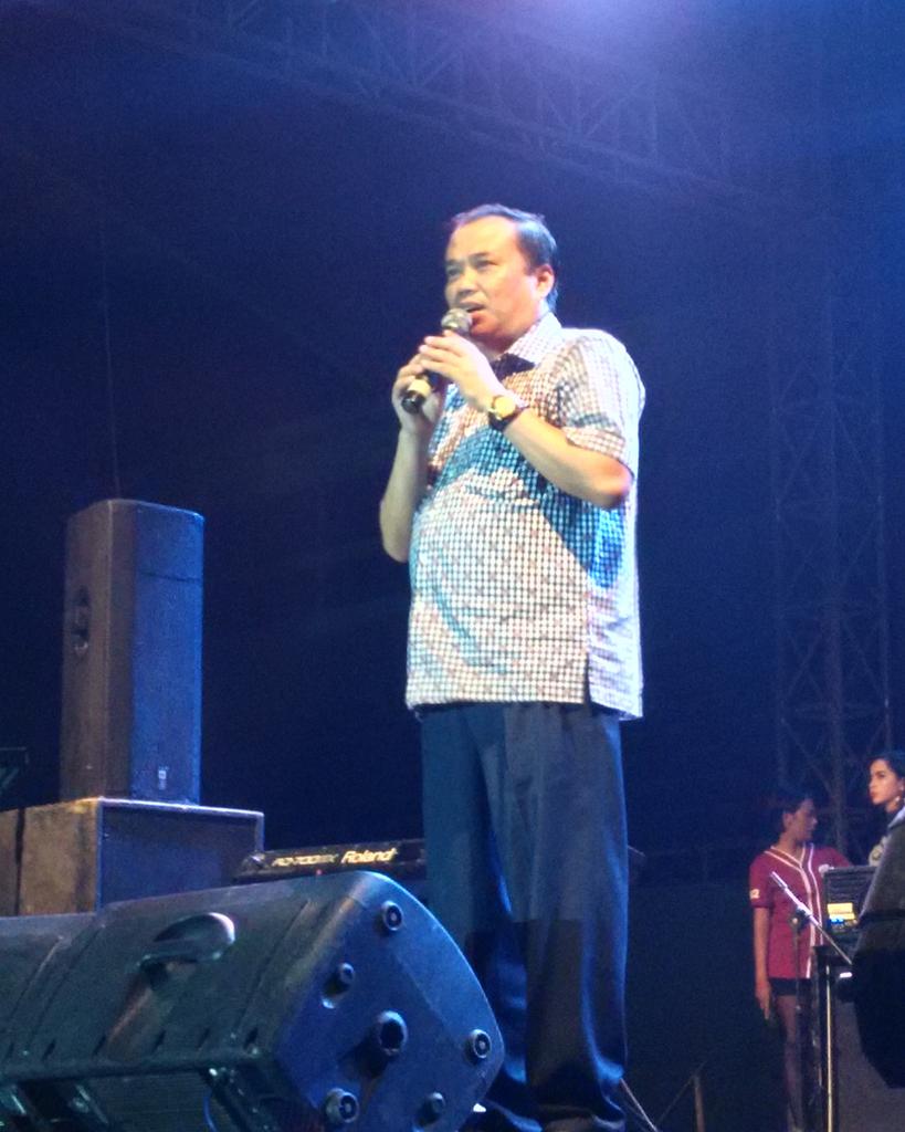 Sambutan dari Rektor UNISBANK Bp. Dr. H. Hasan Abdul Razak S.H, CN, MM #KonserRaisa #Raisa #Philotion2015