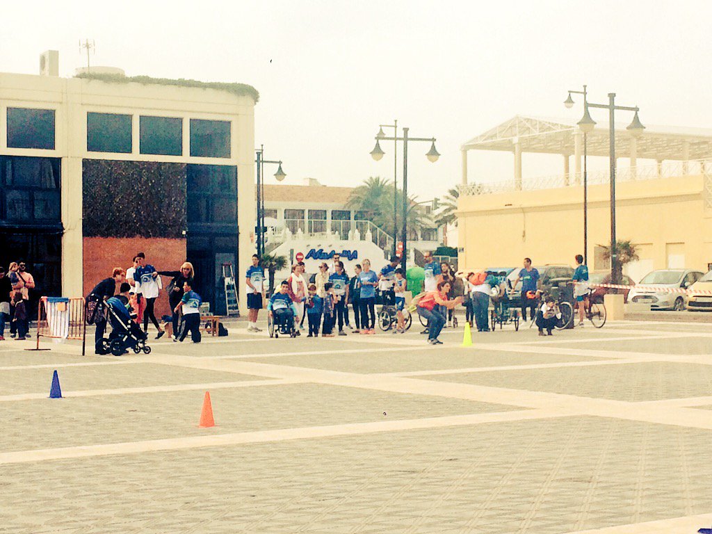 AvantValencia's tweet photo. Gran éxito en la demostración de #paratriatlon. Los #paratrikids contagiando su entusiasmo al resto de niños! https://t.co/7TzbtUuDiu