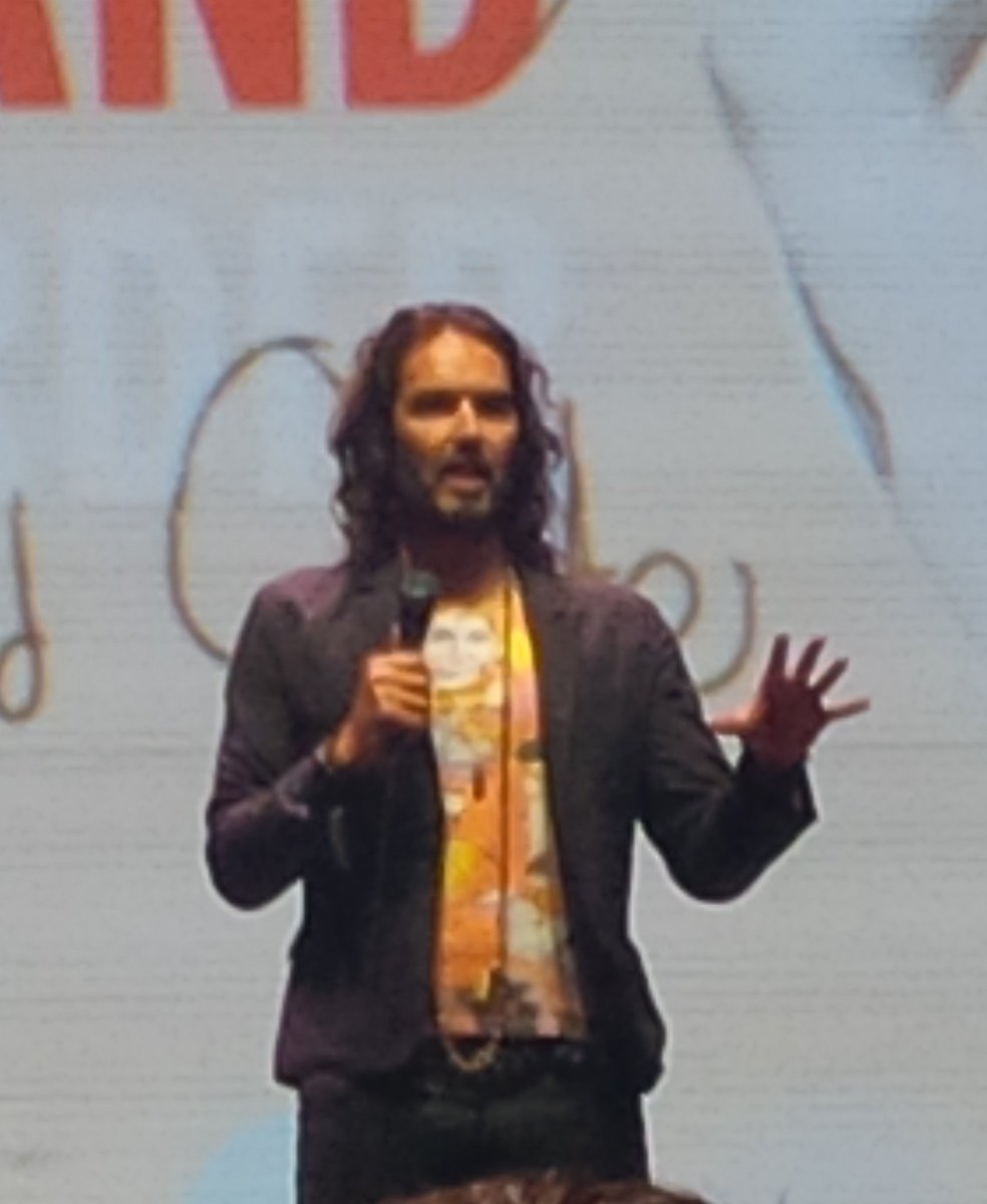ChezBerry's tweet photo. Comedy: @rustyrockets at @qantascuarena, Sydney #TrewWorldOrder #ComeTogether #WeAreOne https://t.co/tyJrVB0v8a