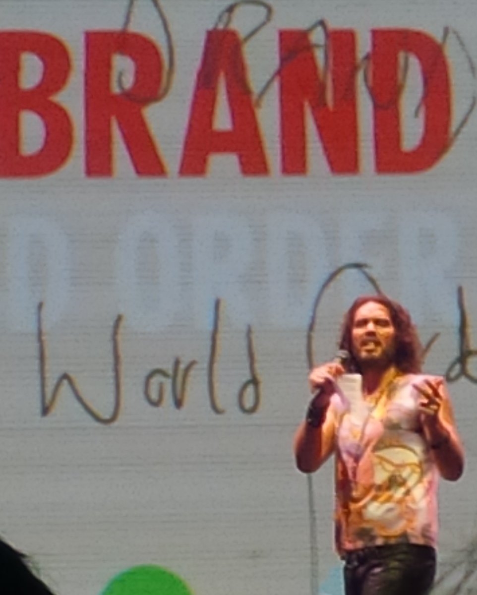 ChezBerry's tweet photo. Comedy: @rustyrockets at @qantascuarena, Sydney #TrewWorldOrder #ComeTogether #WeAreOne https://t.co/tyJrVB0v8a