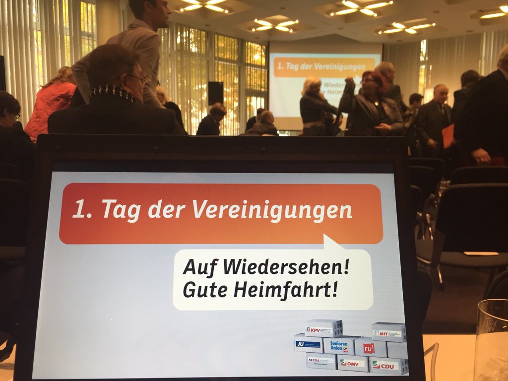 CDUNRW_de's tweet photo. Wir danken den Vereinigungen und allen 300 Gästen beim 1. Tag der Vereinigungen! #TdV15 https://t.co/HpjeFe2hc7