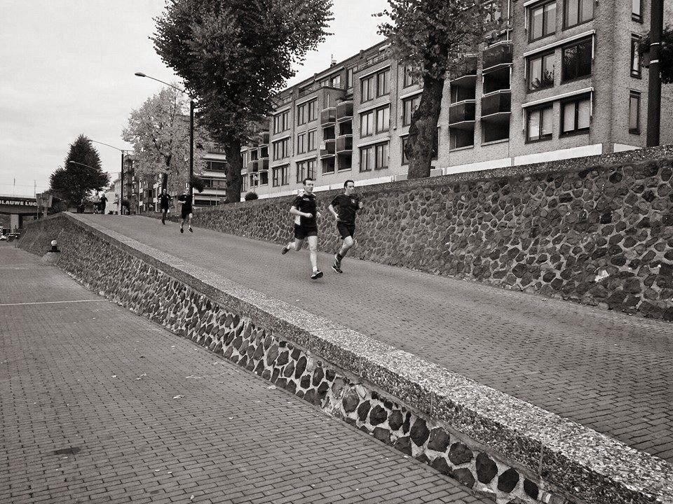 RiArnhem's tweet photo. Het weekend goed begonnen met een #Intervaltraining. In totaal 10 K op de #Rijnkade in #Arnhem. #Runningimprovement https://t.co/dMUcrRrzXV