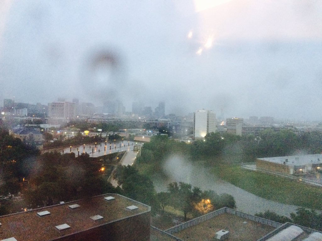 Hawkeyegirl2003's tweet photo. It's a beautiful day in the neighborhood. Perfect day to stay inside and learn about babies! #TexasFlood #NANN2015 https://t.co/HB97uQhauA