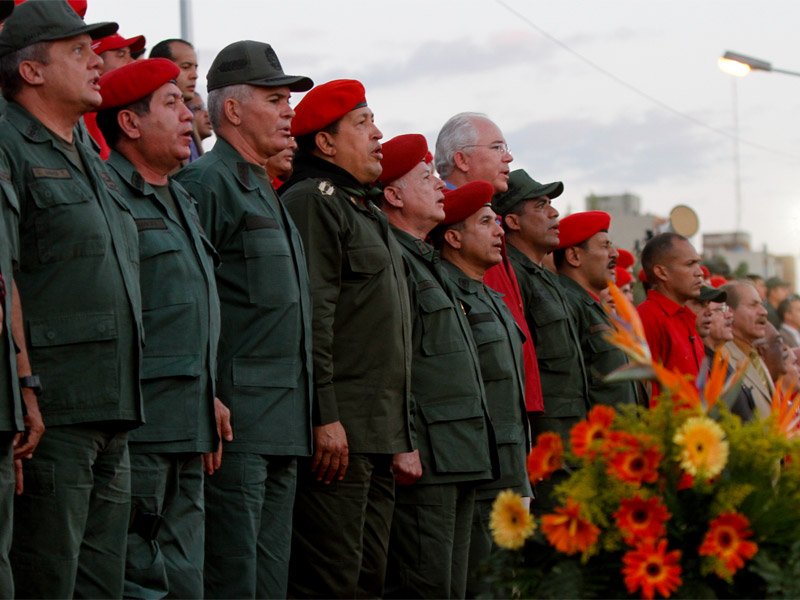 Nuerlis18's tweet photo. #DefendamosLaPatriaComoSea Seamos Como Chavez!!! Soldad@s leales al servicio de la Revolución!! https://t.co/AFlgrX50Eq
