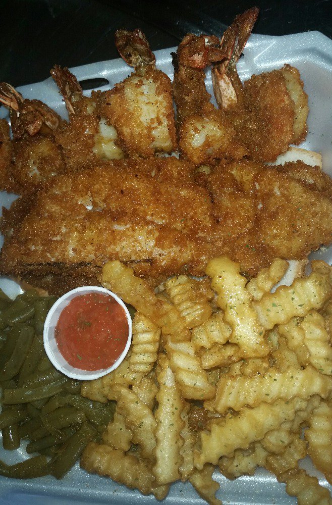 redfishbluechic's tweet photo. Our shrimp and fish platter..#4735libertyheights. #yeahitsthatgood https://t.co/45pTCELAc0