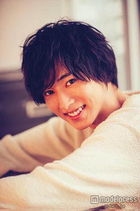 kr__0812m's tweet photo. ダメ元でやってみる😄
賢人くんの誕生日までに907RT目指す💪🏻💕まだ早いかなって思ったんだけどやってみます(笑)
初めてやるから緊張〜成功させたい💭協力よろしくお願いします！
#山﨑賢人好きな人RT
#RTから気になった人お迎え https://t.co/wWZEyLtIgy