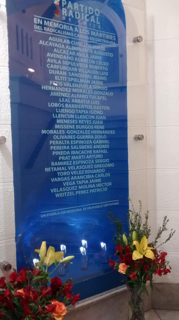 osvaldocs80's tweet photo. Inaugurado el Memorial a los mártires del Radicalismo caídos en la dictadura.
Merecido y justo homenaje a los ntros. https://t.co/CcSNV8IFiJ