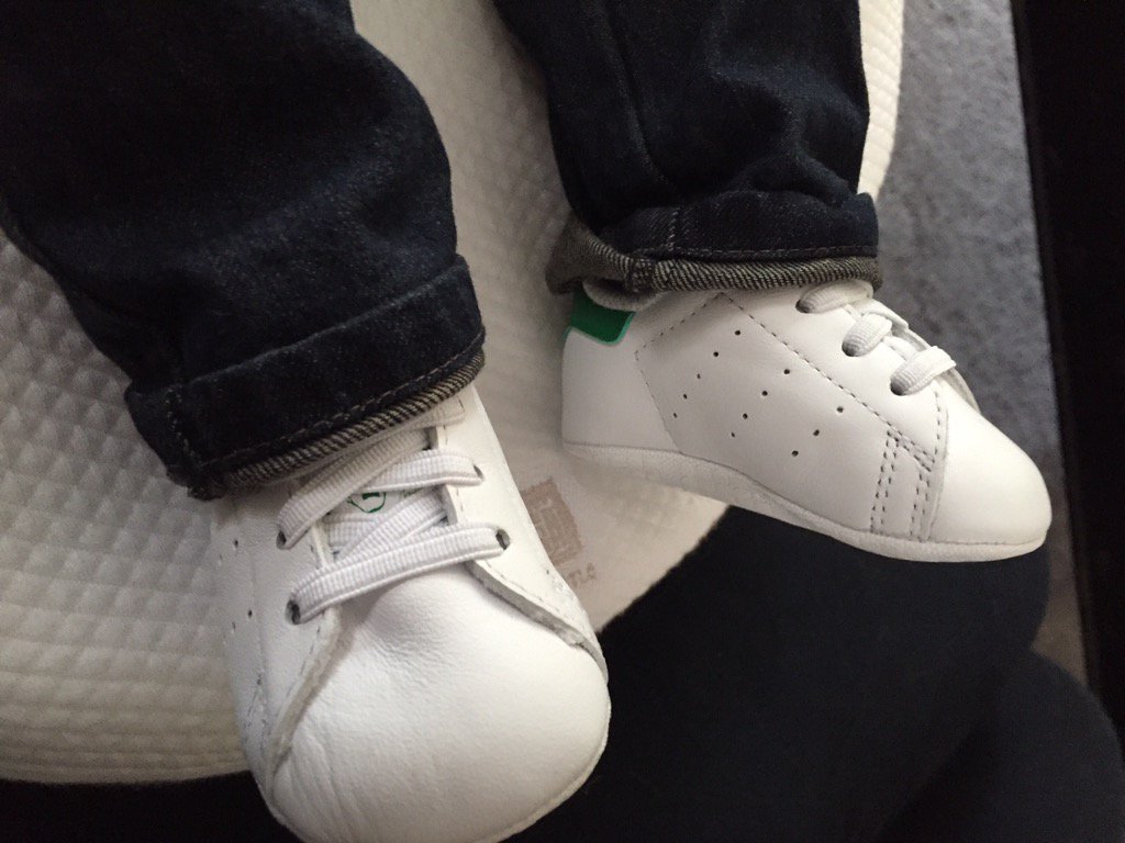 FaustineFB's tweet photo. On a la classe ou pas ...#StanSmith @ChloeBollaert https://t.co/dKs9JSwiwy