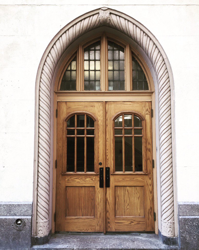 Brownstoner's tweet photo. Today is the late great Joseph Lee Sweeney's birthday and the last day to join #thedoorsofbrooklyn challenge #HBD https://t.co/8wPJlDbw2Z