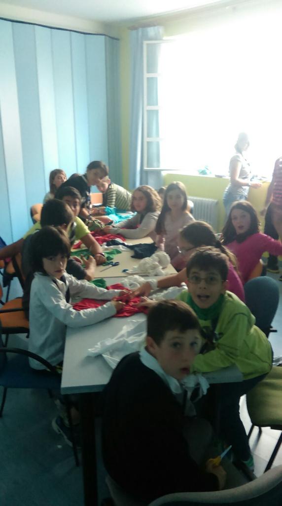 GSXIILinajes's tweet photo. Empezamos las actividades de los sábados con mucha ilu y muchos chavales nuevos. ¡Vamos, XII Linajes! https://t.co/L70Jkn2jsN