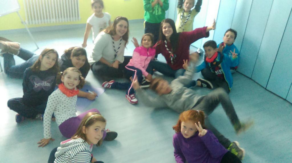 GSXIILinajes's tweet photo. Empezamos las actividades de los sábados con mucha ilu y muchos chavales nuevos. ¡Vamos, XII Linajes! https://t.co/L70Jkn2jsN