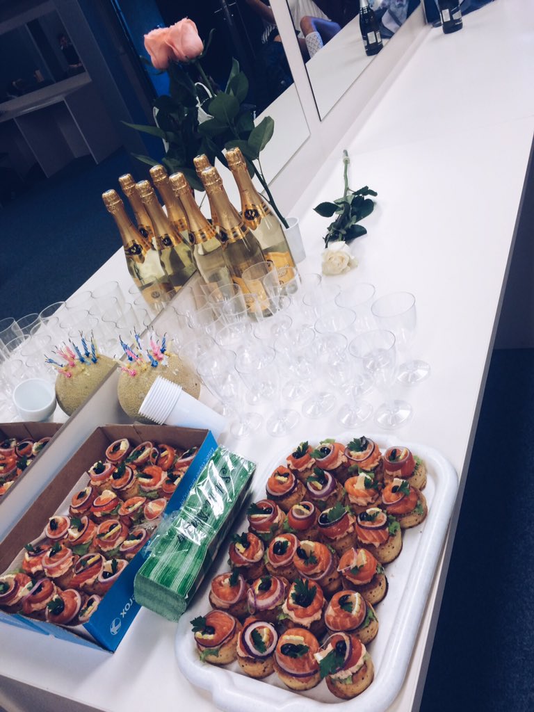 TDK_KANDE's tweet photo. Šodien gan koncerts skolas salidojumam, gan mūsu mīļā,smaidīgā dejotāja @linakrafteee sasniedz pilngadību🎊 https://t.co/yGJWLLjKKP