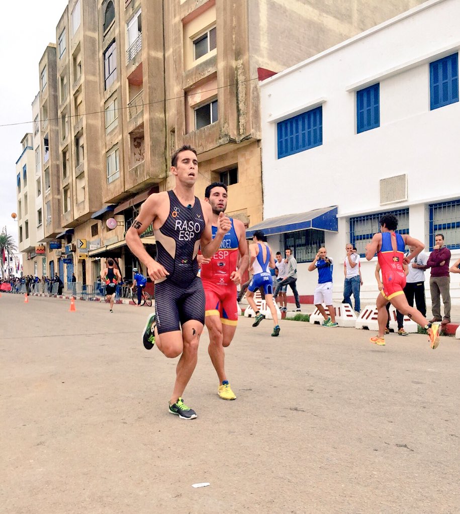 vrmtri86's tweet photo. Enhorabuena @BrunoRasoMoreno ¡carrerón! @triatlonlarache top10/8º Elite #CopaAfrica @TriTrain4You @SkechersSpain https://t.co/GgmcxYUp0L