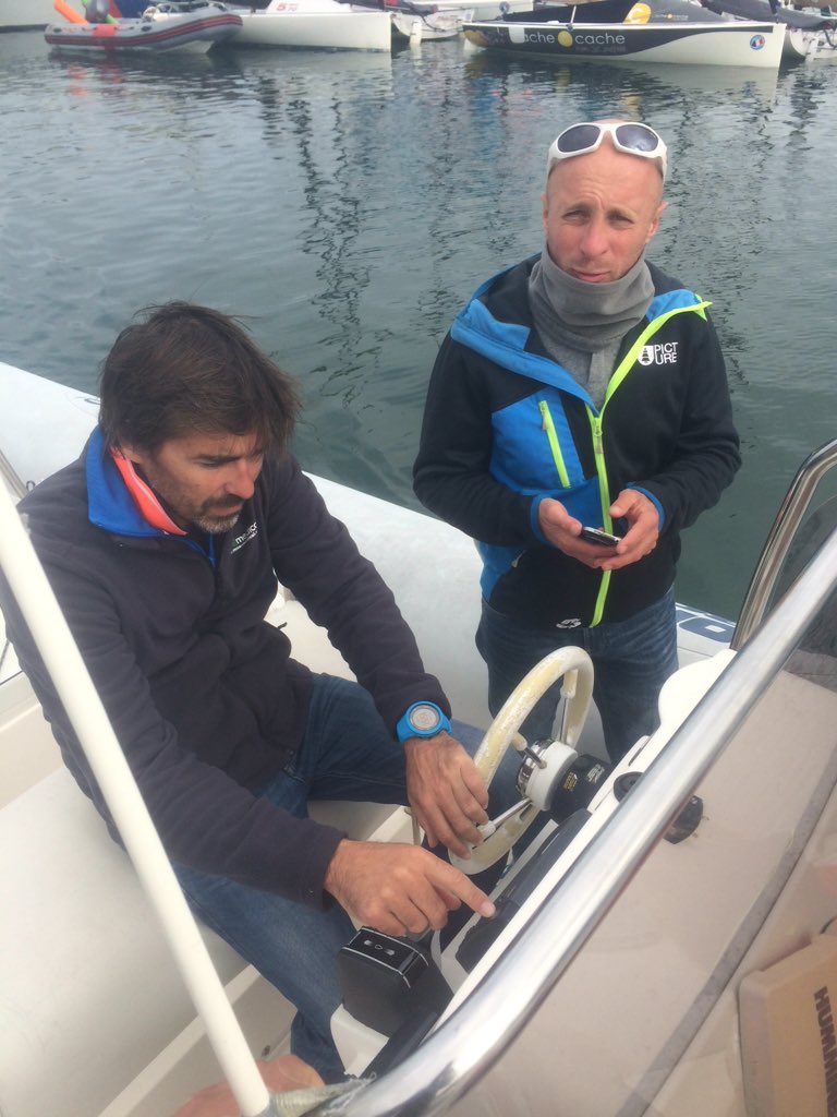 FredMinucci's tweet photo. @StephaneKrause a enfin trouver un semie rigide.. Et @MathieuHars n'a pas perdu son téléphone.!! https://t.co/WQJurfEwdR