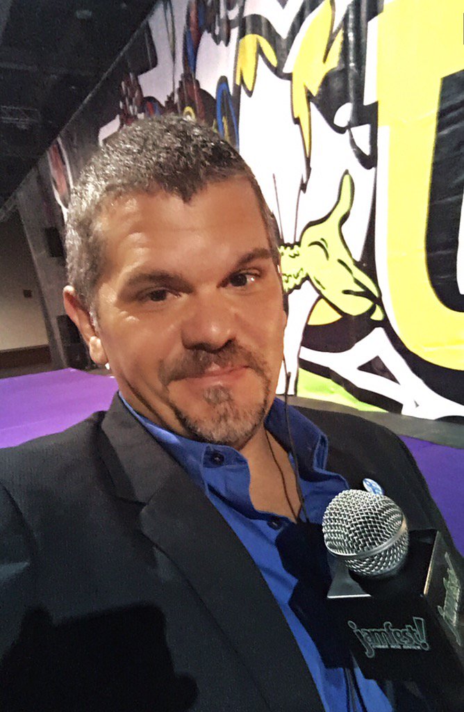 rne_55's tweet photo. #halloJAM @JAMfestEvents time to JAM https://t.co/kgizOw0092