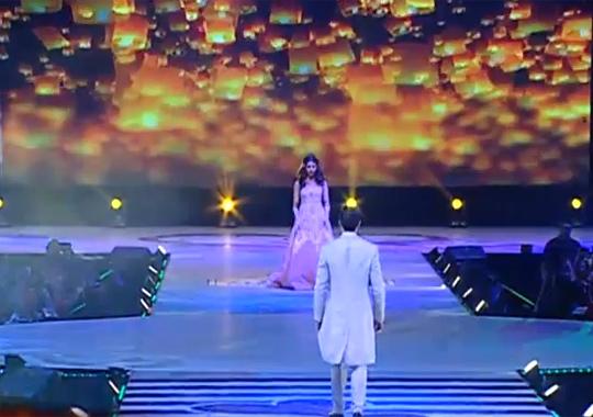 gmanews's tweet photo. Singers ng #AlDub songs, nagsama-sama sa @EatBulaga! 'Tamang Panahon' #ALDubEBTamangPanahon https://t.co/vLL4Pu9zwB https://t.co/8cm71Mefnz