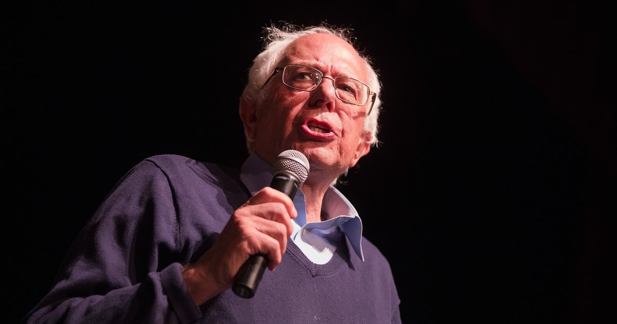 HuffPost's tweet photo. Bernie Sanders wants to bring back your 40-hour workweek https://t.co/19jjBXwJVS https://t.co/BzJF6JDaj2