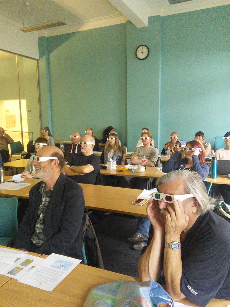 vivjones2's tweet photo. Wow 3d #diatoms #bdm2015 great enthusiasm from Chris carter https://t.co/43THjqFx3r