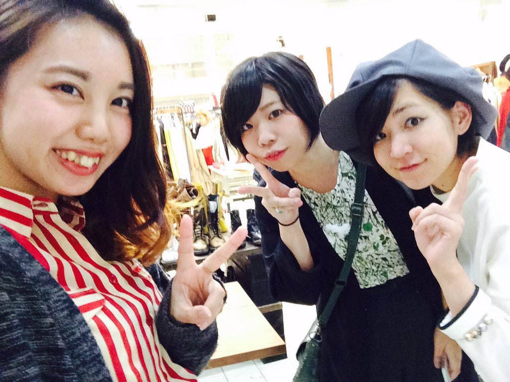 mademeeee's tweet photo. 京都でのイベントおわりました⭐️⭐️
来てくださり、ありがとうございました（；＿；）💕
全然知り合いいない中で不安でしたが
クリエイターの方とごはん連れてってくれたり、
たくさんお話できて楽しかった〜💕
ありがとうございました😊 https://t.co/MOPFdwm9hm