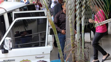 ElNacionalWeb's tweet photo. Hermana menor del comerciante muerto llevó a los homicidas https://t.co/Mza442tRMU https://t.co/24puTUZkFr