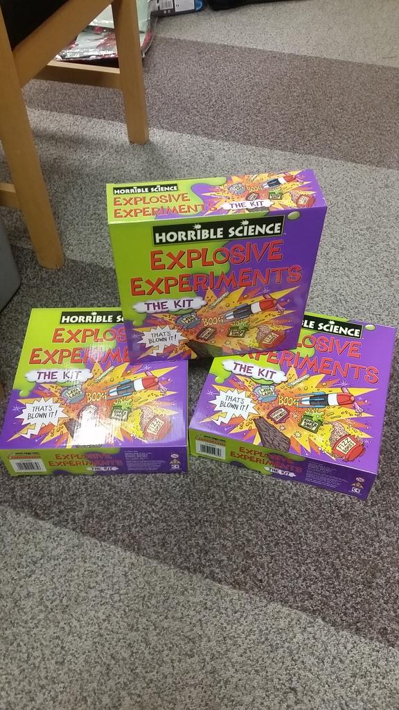 Rooneygifts's tweet photo. Nevrmind fireworks,give science a bang & keep the kids busy this Halloween #explosiveexperiments #belleek #halloween https://t.co/2RfpGJD69h