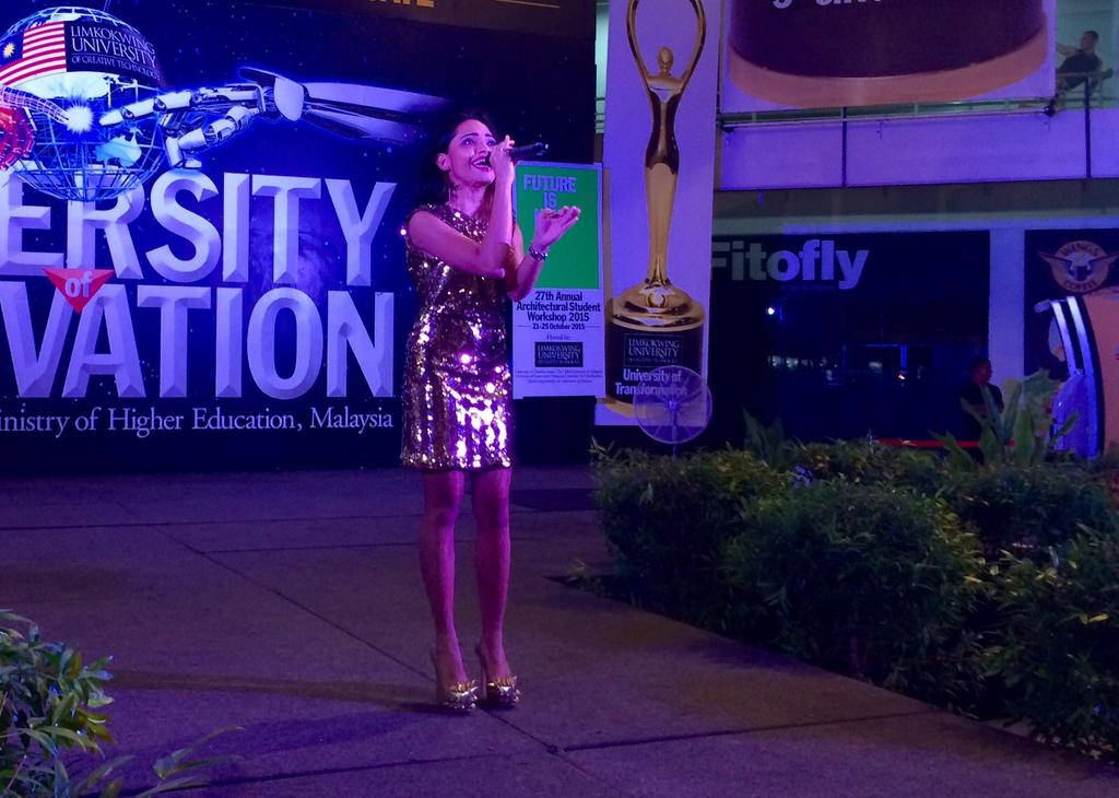 Limkokwing_MY's tweet photo. .@dashalogan gave a fantastic performance singing 'Valerie' by Amy Winehouse. #FutureIsNow27 https://t.co/Epje90FoBr