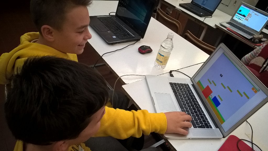 coderdojobo's tweet image. #coderdojoBO ospite al #linuxday all&apos;ITIS Belluzzi di BO