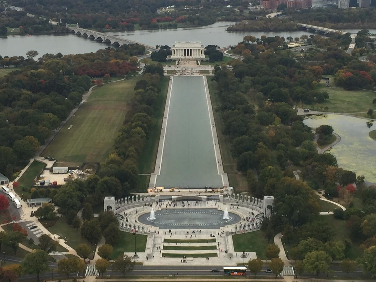 clschargers's tweet photo. WW II Memorial from top of Washington Monument. #dctrip15 https://t.co/m7byUBOYR3