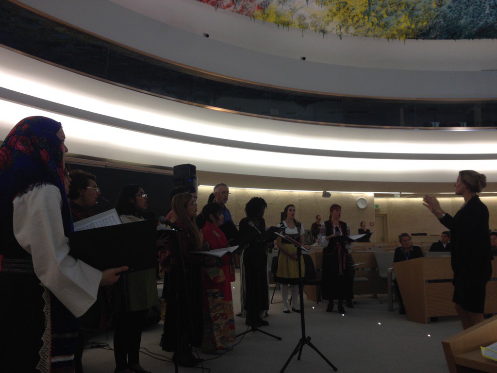 SunnyParkYS's tweet photo. Sing for peace of the world #UN70Geneva https://t.co/5KzPIlOFp4