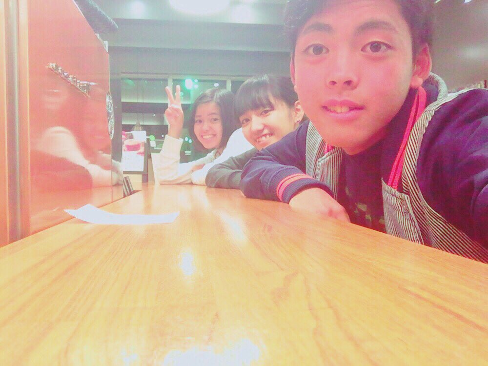 CpSk56's tweet photo. スタバからの 花火 🤔🤘🏻💥
結構 話盛り上がって〜
きょう 2人の相手 大変そう 🌪

しゅや スタバ あざす 🐣🤓💞
今日わ 楽しい日 ありがとう 🤗

ほんとに ほんとに だいすき 💒👑 https://t.co/3HstZJHe5W