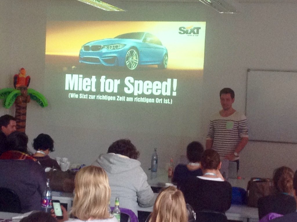 MODUL7eu's tweet photo. Echtzeit-Marketing bei @SixtDE. #DressGate #Merkelmeme @OnlineSein berichtet. #ccb15 https://t.co/SbUWcog35A