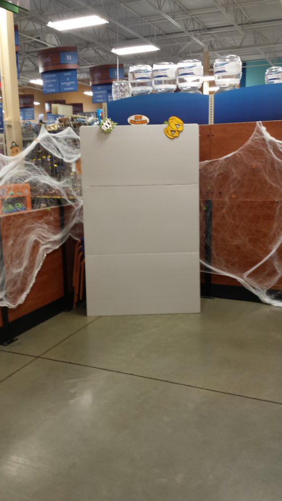 Getting ready.  #eastpetm <a href="/JulzLawrence/">Julz Lawrence </a> #MonsterCute